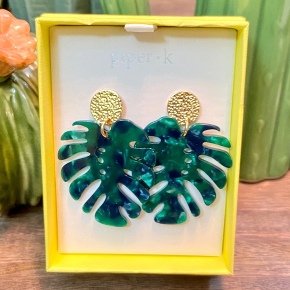 Monstera Deliciosa Swiss Cheese Leaf Earrings - Picture 2 of 5